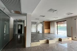 NEGOZIO A GRUMELLO DEL MONTE