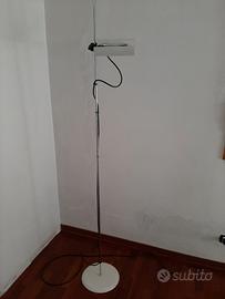 Lampada da terra 333 DIM Vico Magistretti - Oluce