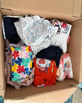 Oltre 30 capi di abbigliamento per bimba 3/12 mesi