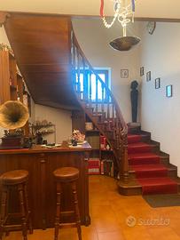 Scala di legno per interni