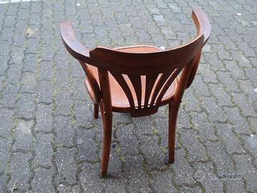 sedia con braccioli thonet