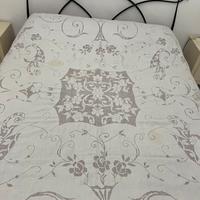 Copriletto in sfilato siciliano.