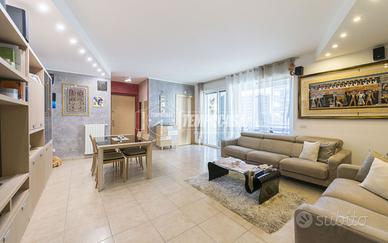 SPLENDIDO QUADRILOCALE DI 135 MQ CON TERRAZZO