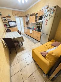 VIA COLONNE; Trilocale 80MQ 4°Piano - MAV406