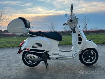 Vespa GTS 300 Super