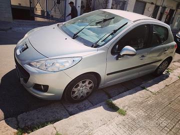  Peugeot 207 in buono condizione 