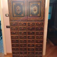 Antico mobile da farmacia 