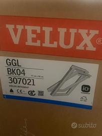 Finestra Velux (47×98 cm.) a bilico manuale