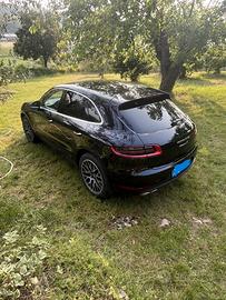 PORSCHE Macan - 2016
