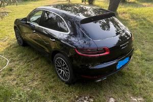 PORSCHE Macan - 2016