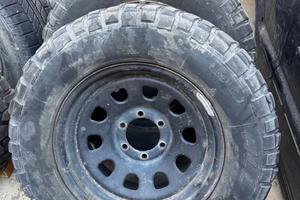 4 cerchi in ferro da 17 per Pajero