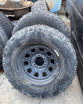 4 cerchi in ferro da 17 per Pajero
