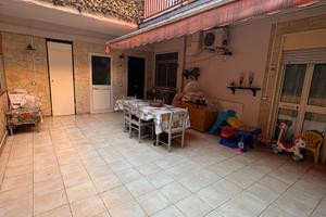 Trilocale alla luce con terrazzo e pannelli solari