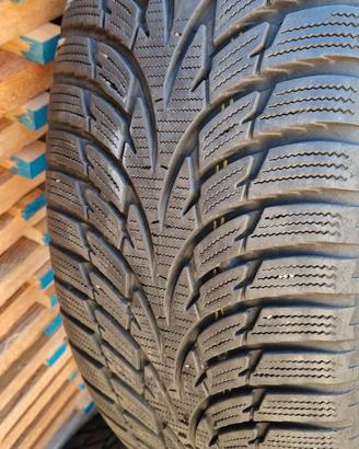Gomme Nokian invernali con cerchi in lega