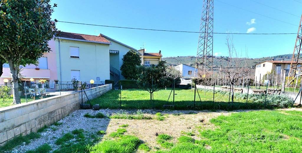 Appartamento di 125 m² con 5 locali e box auto a F - Vista 6