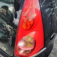 PEUGEOT 107 - FARO POSTERIORE DESTRO