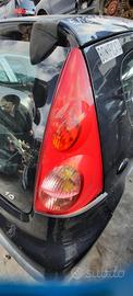 PEUGEOT 107 - FARO POSTERIORE DESTRO