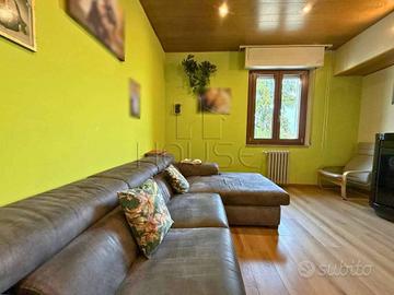 Appartamento di 130 m² con 5 locali e box auto a S