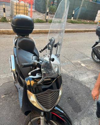 Honda sh150 (2007)