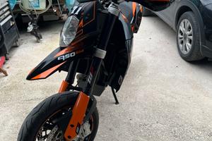 KTM sm 950
