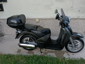 Aprilia scarabeo 250