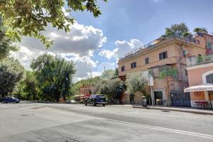 3 LOCALI A ROMA