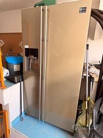 Frigorifero Side by Samsung Inox con Dispenser aqg