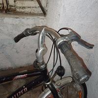 city bike da riparare