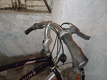 city bike da riparare