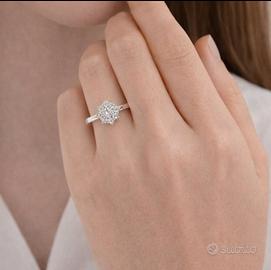 Anello oro 18 carati con 0,22carati di diamanti