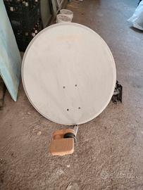 Parabola satellitare da 80 cm