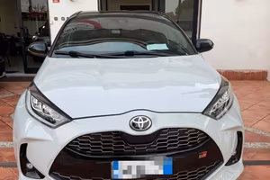 Toyota Yaris 1.5 Hybrid 5 porte GR Sport