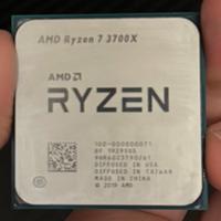 Ryzen 7 3700X + Gygabyte Gaming X570 (o Separati)