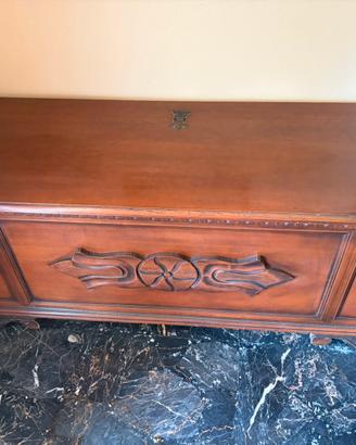 Cassapanca in legno