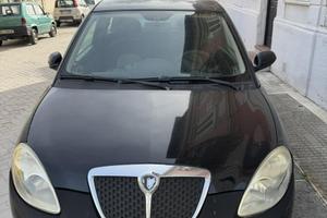 Lancia y  benzina
