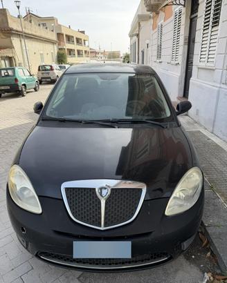 Lancia y  benzina