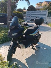 Scooter Aprilia SR 200 GT