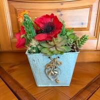Composizioni fiori finti in vaso metallico grigio