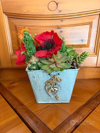 Composizioni fiori finti in vaso metallico grigio