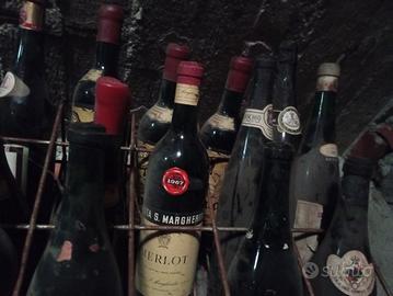 vecchie bottiglie di vino vari anni