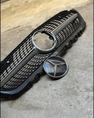 Griglia e logo mercedes