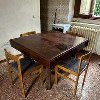 Tavolo con 4 sedie