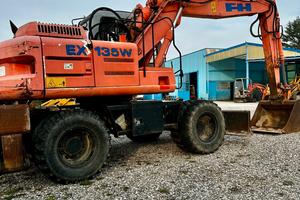 escavatore fh ex135w