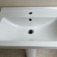 Lavabo in ceramica nuovo