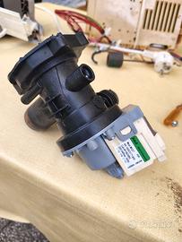 Pompa scarico acqua lavatrice Indesit