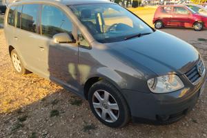 Volkswagen Touran DSG Highline