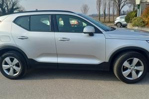 auto volvo xc40