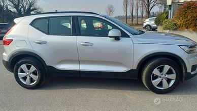 auto volvo xc40