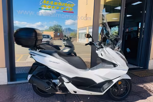 HONDA PCX 125 PASSAGGIO GARANZIA TAGLIANDO INCLU