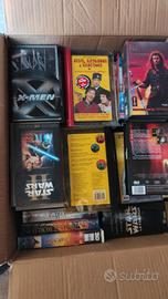 lotto videocassette film e lettore videocassette 